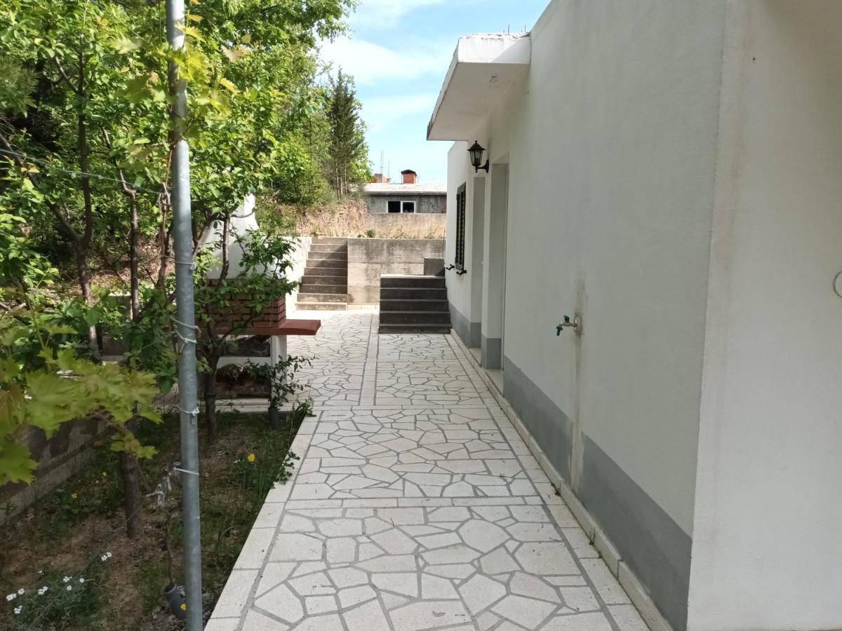 הוילה Kučiće Kuca Za Odmor Maka מראה חיצוני תמונה
